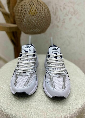 Beyaz Spor Ayakkabı 