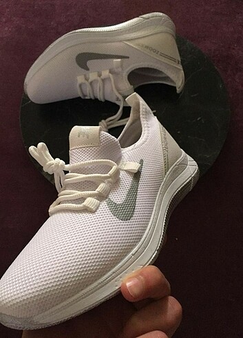Adidas Beyaz Nike Spor Ayakkabı