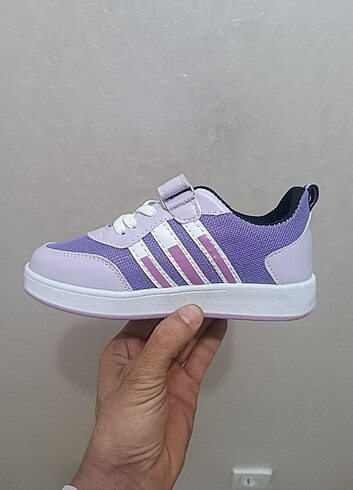 31 Beden Adidas Çocuk Spor Ayakkabı 