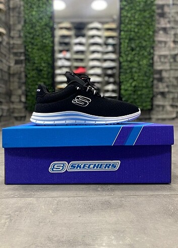 37 Beden siyah Renk Skechers Spor Ayakkabı 