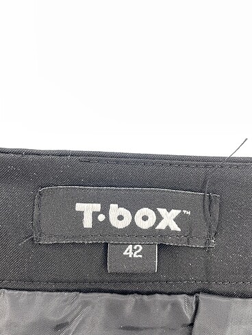 42 Beden siyah Renk T-box Mini Etek %70 İndirimli.