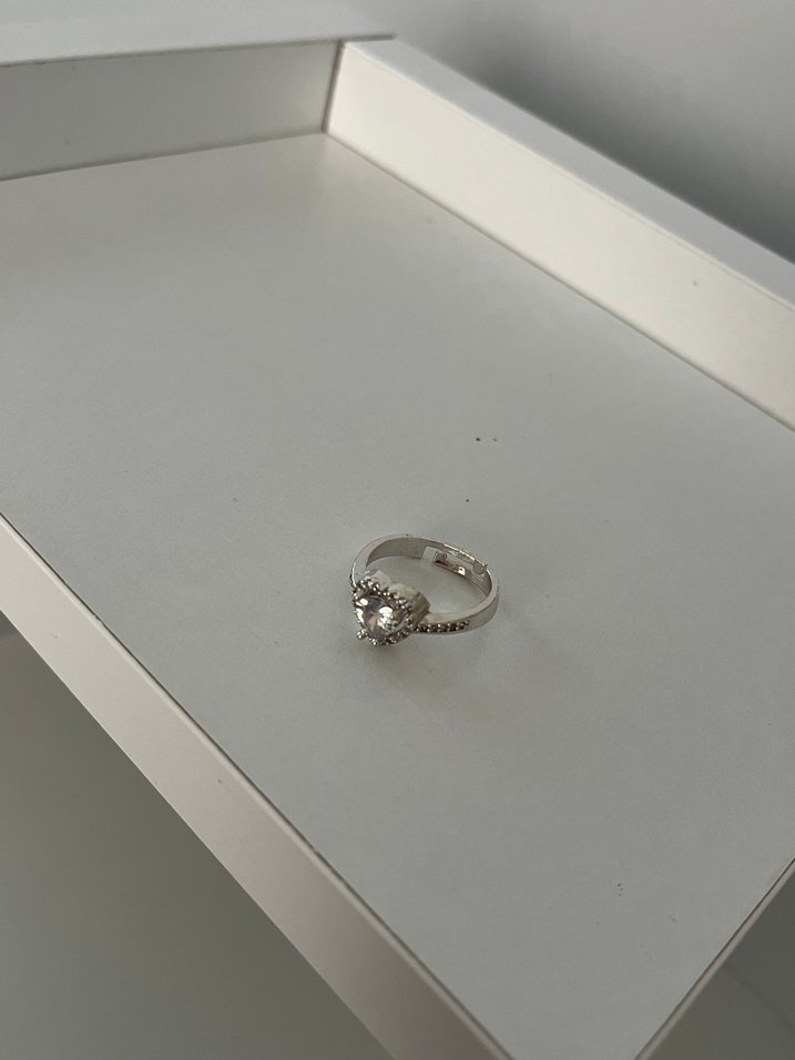 kalpli beyaz yüzük - Görsel 2