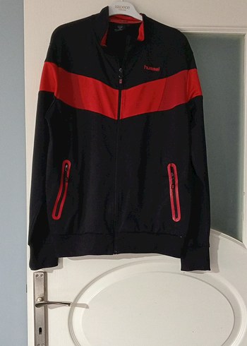 Hummel Siyah Kirmizi Spor Fermuarli Ceket