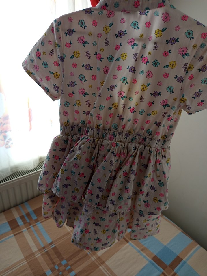 Çiçekli Düğmeli Kız Elbisesi - Görsel 2