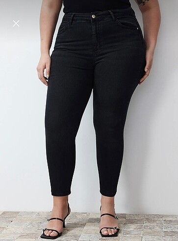 52 Beden Trendyol Curve Kot Pantolon
