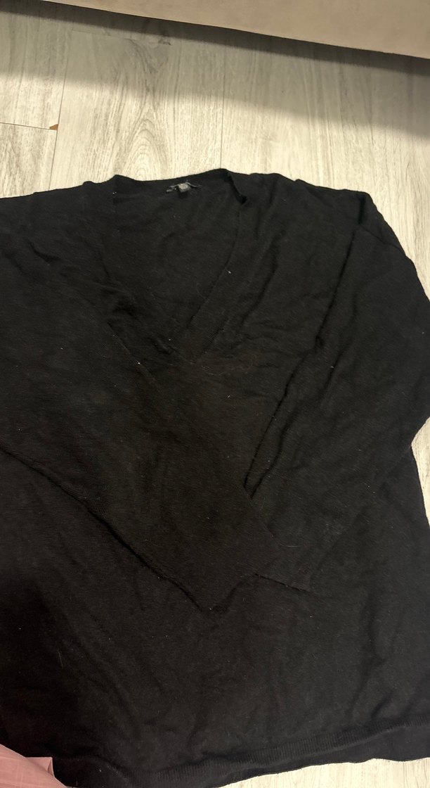 Düğmeli Siyah V Yakalı Kadın Kazak - Görsel 3