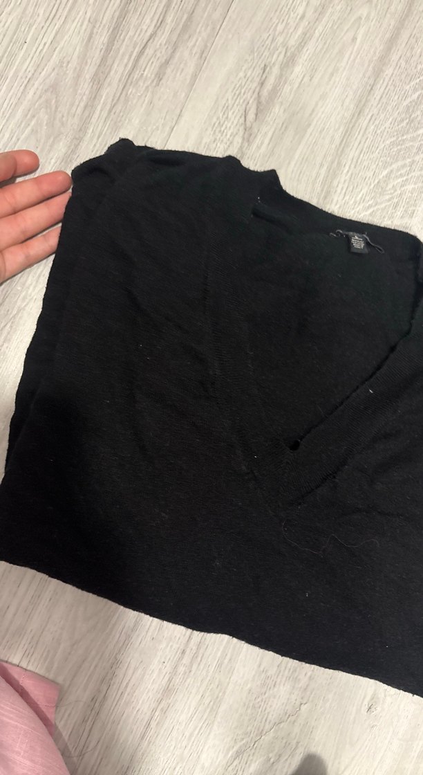 Düğmeli Siyah V Yakalı Kadın Kazak - Görsel 2