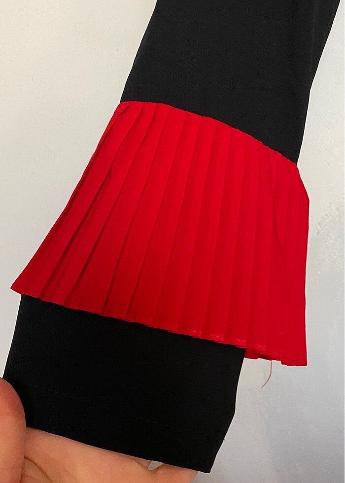 Kollarında ve eteği kırmızı Şık Tunik - Görsel 2