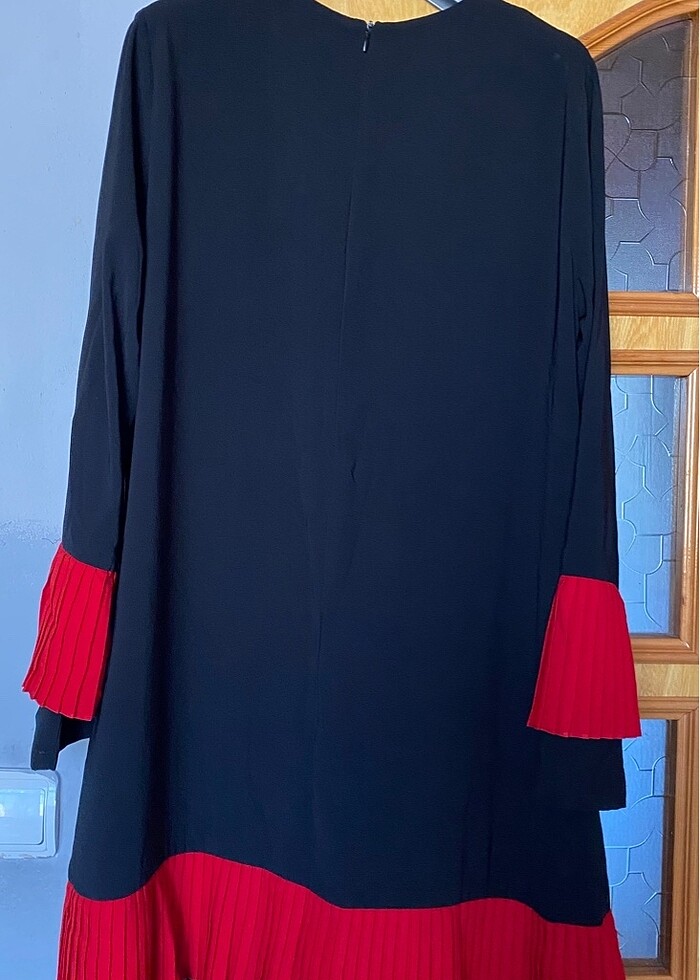 Kollarında ve eteği kırmızı Şık Tunik - Görsel 4