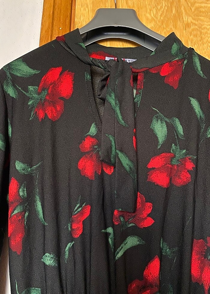 Çiçek Desenli Midi Elbise - Görsel 2