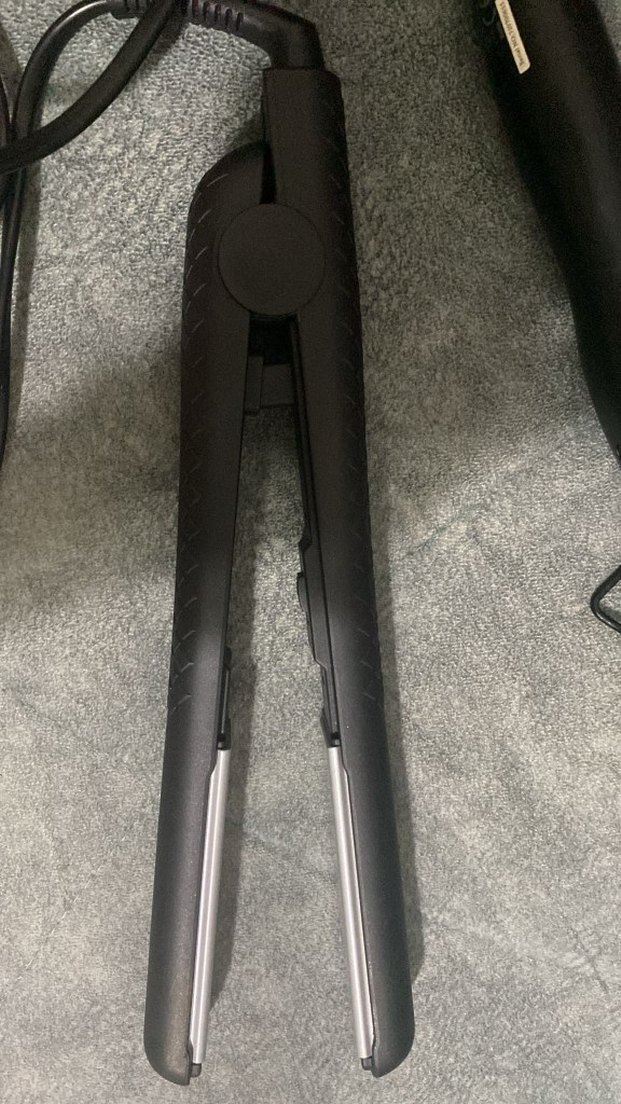 Siyah ve Gri Saç Düzleştirici - Görsel 3