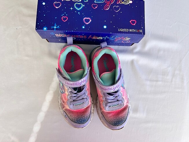 29 Beden çeşitli Renk Skechers çok iyi durumda, kız çocuk ayakkabısı (29 numara)