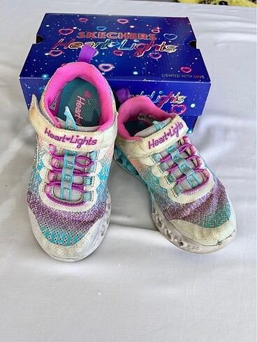 Çok iyi durumda Skechers kız çocuk ayakkabısı (28 numara)