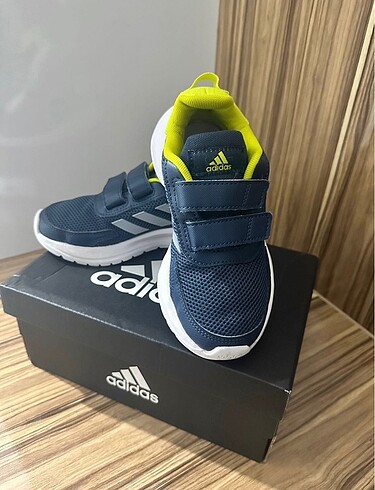 Adidas spor ayakkabı 28,5 numara