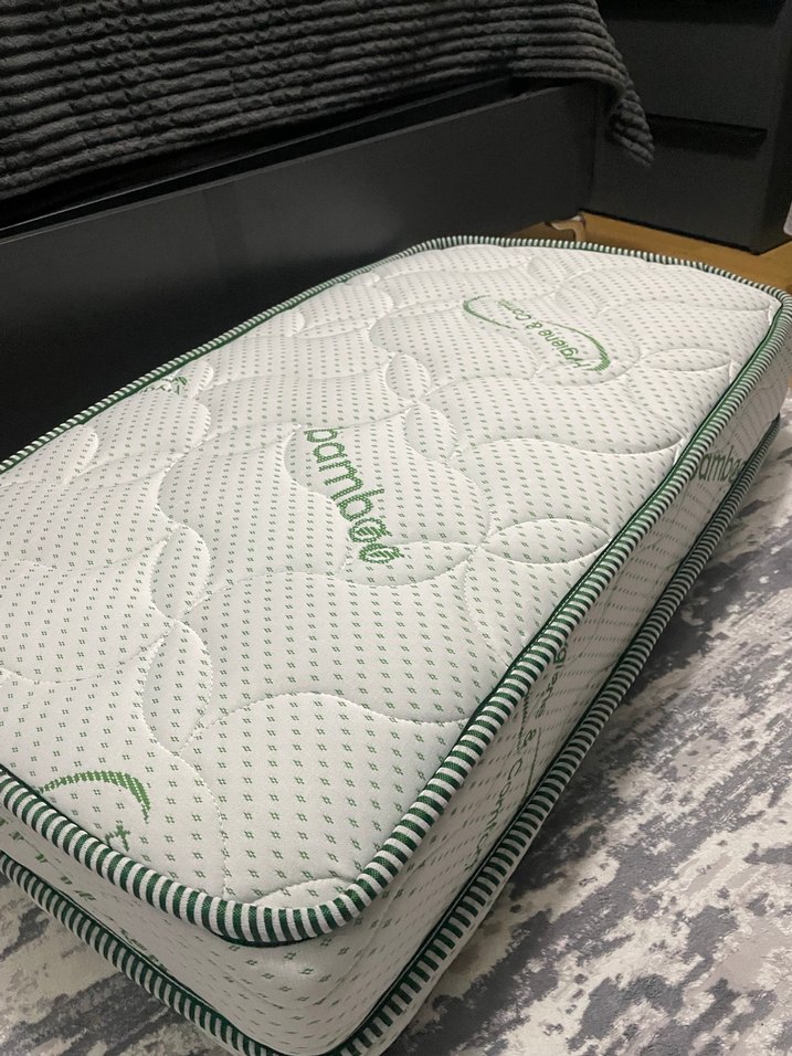 Beyaz Gri Yılan Desenli Çocuk Yatağı bambu - Görsel 2