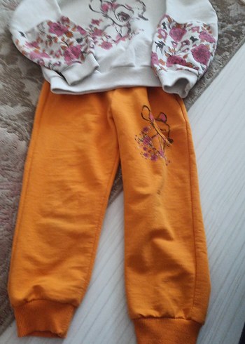 Kız Çocuk Turuncu Baskılı Rahat Eşofman Altı - Görsel 2