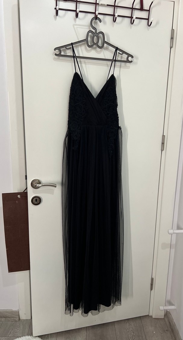 Siyah Dantel İşlemeli Uzun Askılı Abiye Elbise - Görsel 2