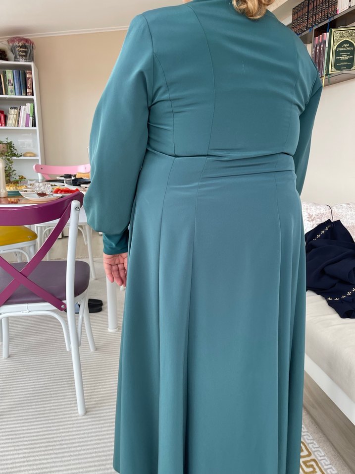 Uzun Zümrüt Yeşili  Kadın Elbise - Görsel 3