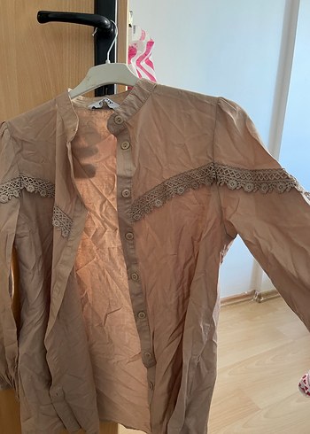 Bej Dantel Detaylı Uzun Kollu Keten Gömlek - Görsel 3