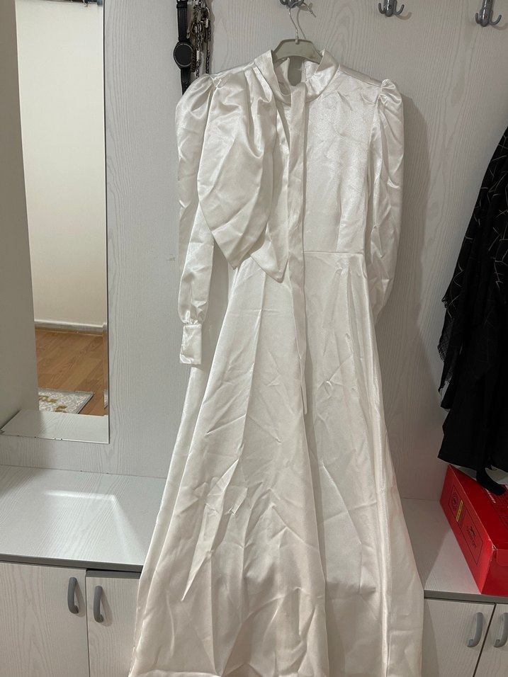 Beyaz nikah elbisesi - Görsel 3