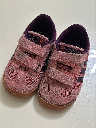 22 Beden Adidas ayakkabı