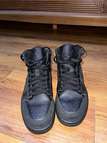 Air Jordan 1 Mid