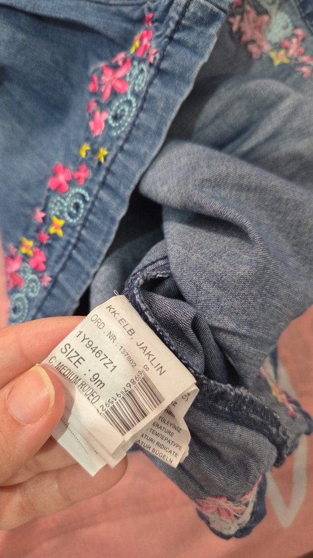 Nakışlı Fırfırlı Kız Çocuk Kot Elbise - Görsel 5