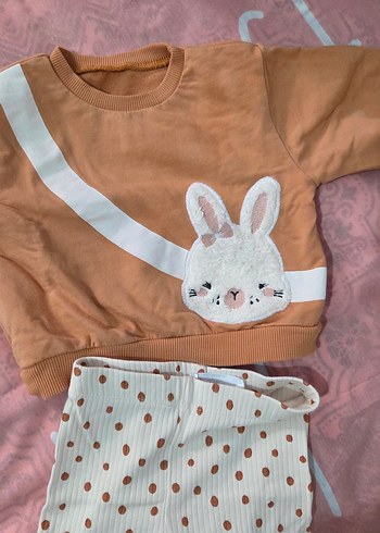 Uzun Kollu Örgü Tavşan Baskılı Bebek Kız Takımı - Görsel 2
