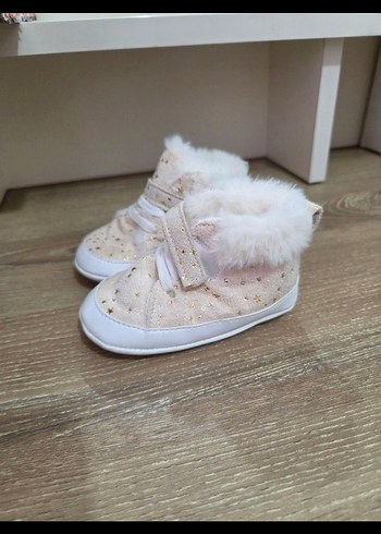 Beyaz Kürklü Kız Bebek İlk Adım Ayakkabısı - Görsel 2