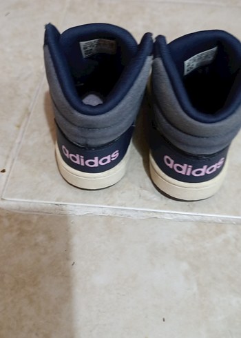 25 Beden kız Çocuk Adidas Renkli Baskılı Spor Ayakkabı