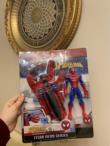 Eldivenli spiderman