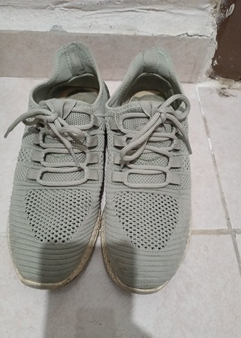 Gri Bağcıklı Kadın Spor Ayakkabı