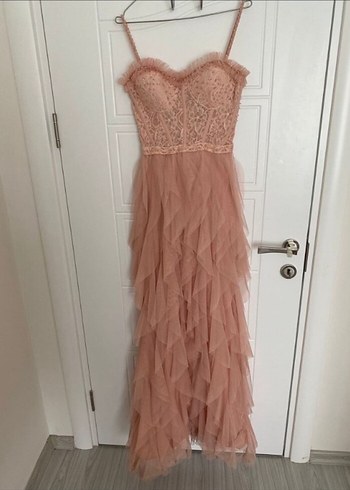 Pembe Nakışlı Straplez abiye - Görsel 2