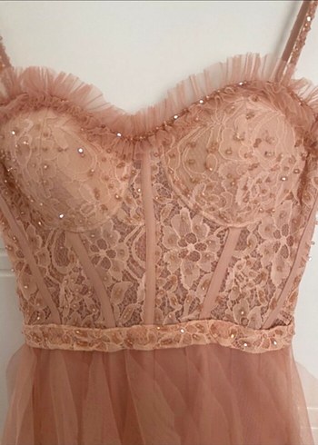 Pembe Nakışlı Straplez abiye - Görsel 3