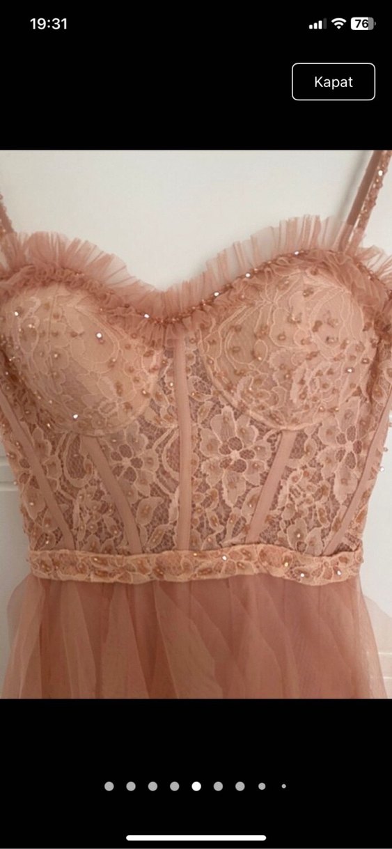 Pembe Nakışlı Straplez abiye - Görsel 3