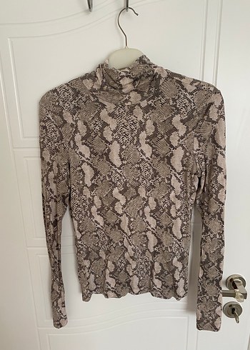 Kadın Yılan Desenli Uzun Kollu Boğazlı Bluz - Görsel 4