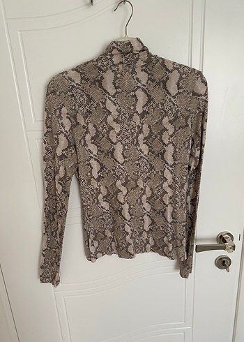 Kadın Yılan Desenli Uzun Kollu Boğazlı Bluz - Görsel 3