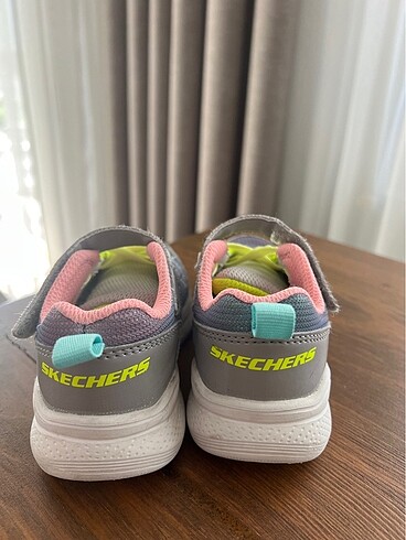 24 Beden Skechers kız çocuk spor ayakkabı