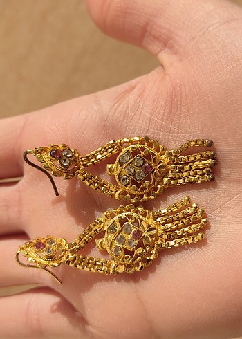 Altın Renkli Mini Püsküllü Vintage hint Küpe - Görsel 2