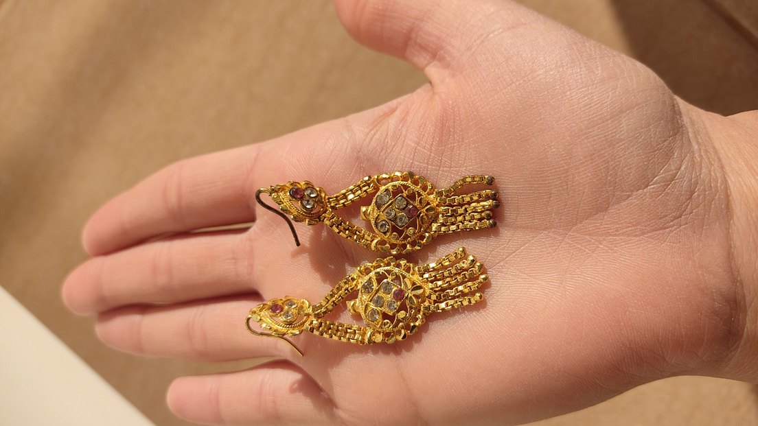 Altın Renkli Mini Püsküllü Vintage hint Küpe - Görsel 2