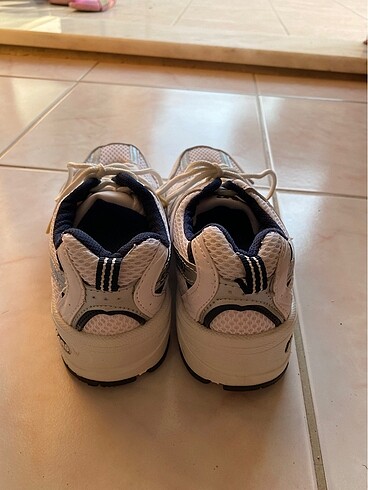36 Beden beyaz Renk New Balance Ayakkabı