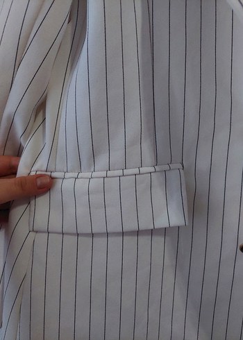 Çizgili Beyaz Kadın Uzun Blazer Ceket - Görsel 3