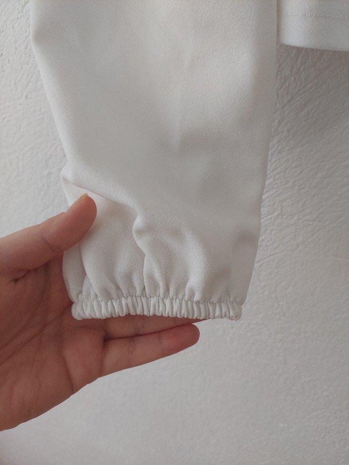 V Yaka Beyaz Kadın Pamuk Bluz - Görsel 4