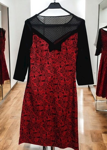 Klasik Zarafet Kırmızı Dantelli Uzun Kollu Elbise - Görsel 2