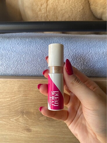 Avon göz altı kapatıcı