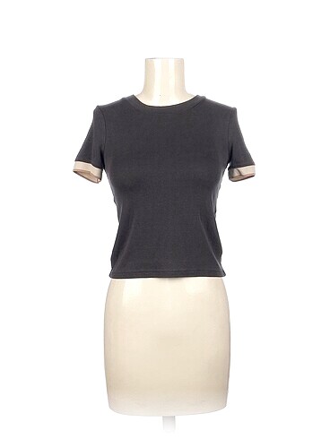 Zara T-shirt %70 İndirimli.