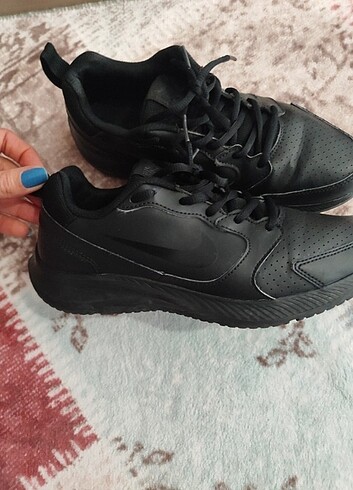 38,5 Beden Nike Todas modeli orjinal