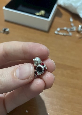 Boncuklu Gri Ayıcık Kadın Charm - Görsel 3