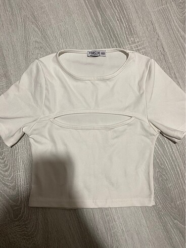 dekolteli crop
