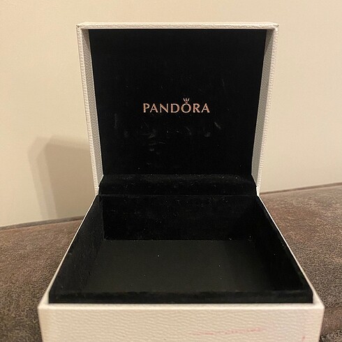 Pandora Bileklik Kutusu